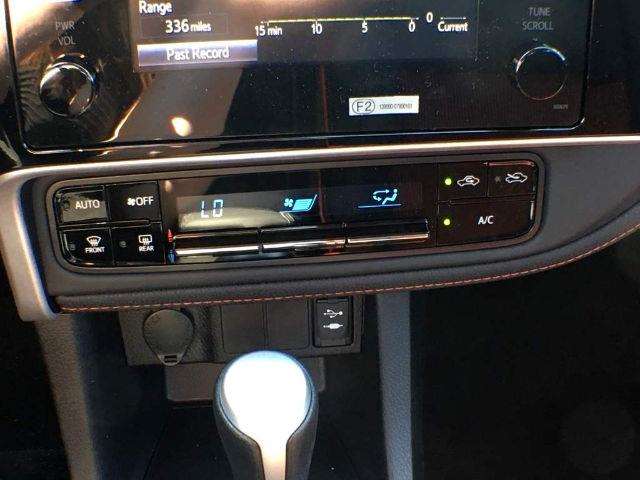 2017 Toyota Corolla SE 4dr Sedan CVT